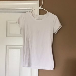 Apt 9 essentials white tee